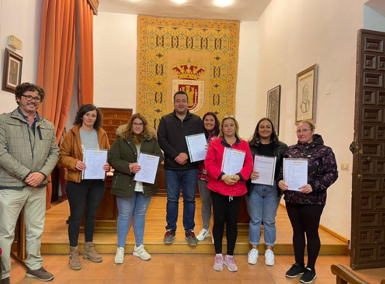 Entrega de diplomas en Alcaraz del curso en atención sociosanitaria a personas dependientes en instituciones sociales