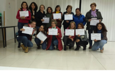 Quince mujeres terminan con éxito el curso de automaquillaje y estética en Cózar